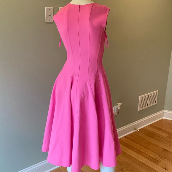 Oscar de la Renta Curved Seam Midi-Dress. Size 4. - Picture 9 of 12